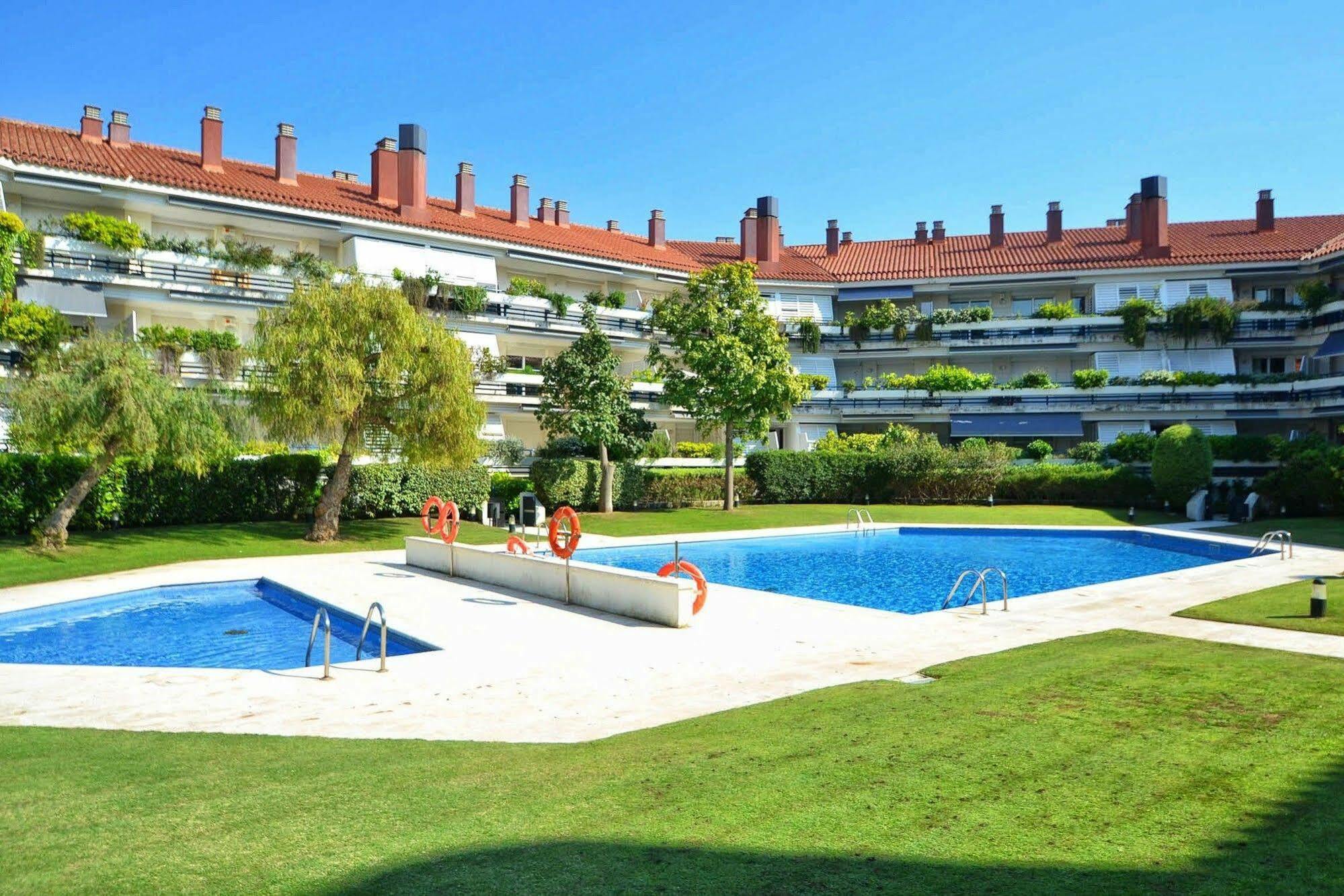 Ferienwohnung Duplex Park De Mar Sitges Exterior foto