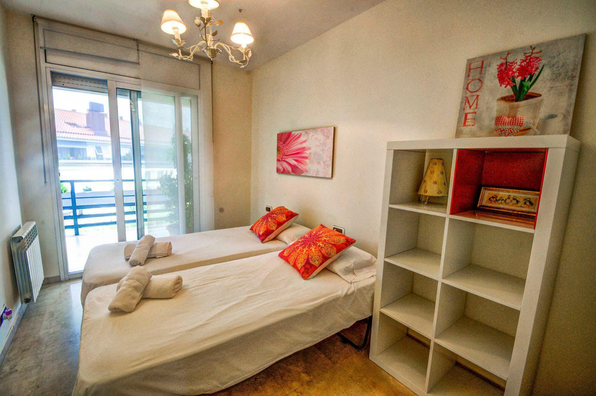 Ferienwohnung Duplex Park De Mar Sitges Exterior foto