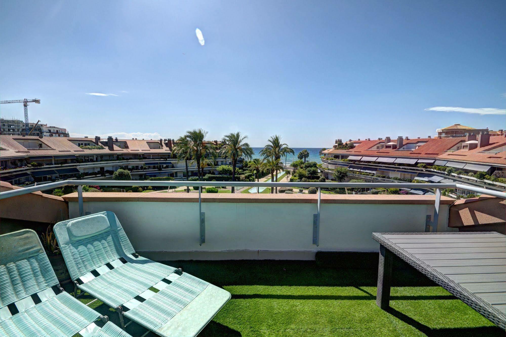 Ferienwohnung Duplex Park De Mar Sitges Exterior foto
