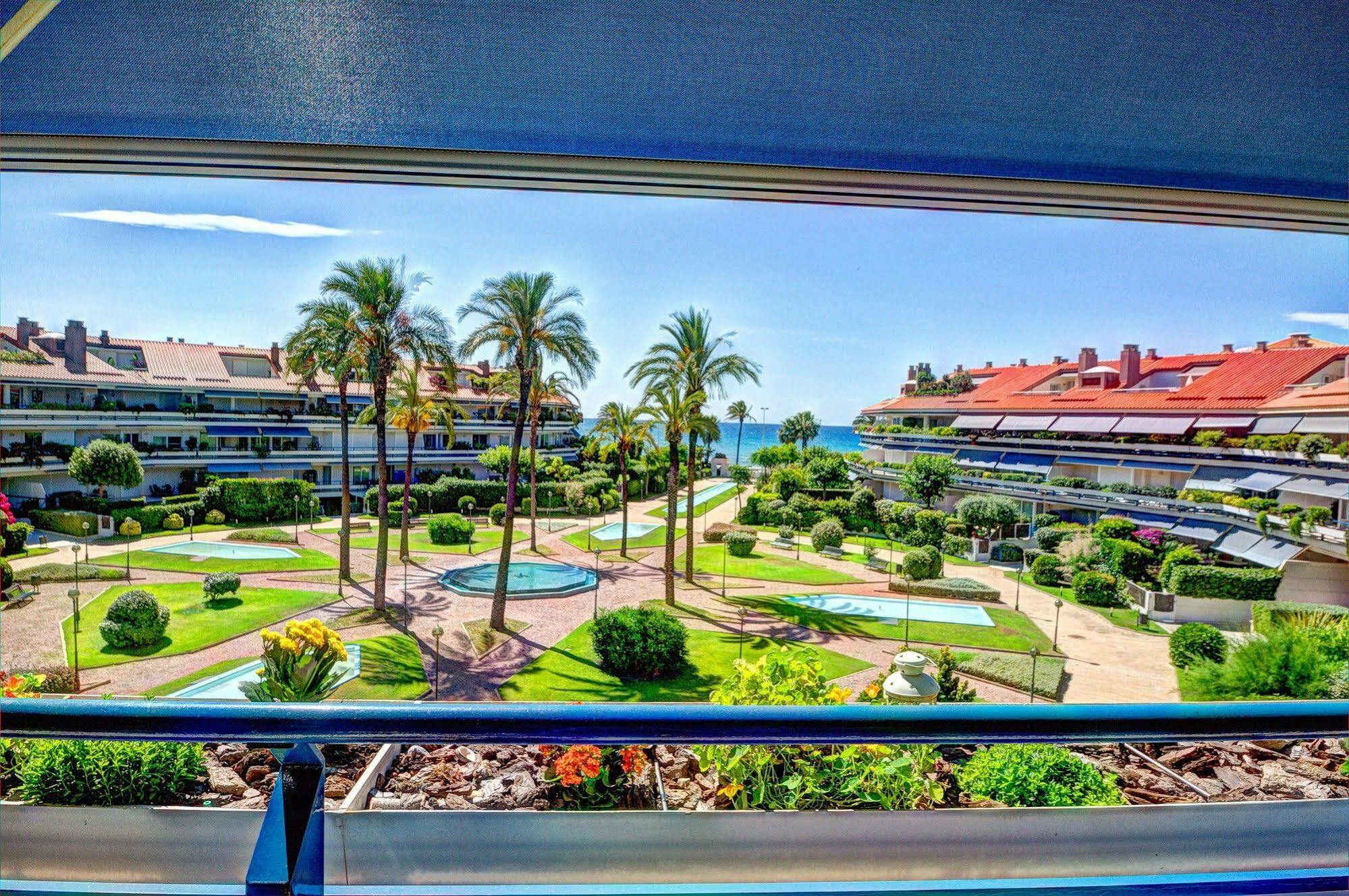 Ferienwohnung Duplex Park De Mar Sitges Exterior foto
